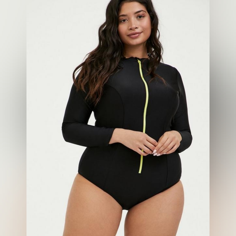 Torrid Wireless Long Sleeve Rashguard One Piece Swimsuit Black Neon Yell…